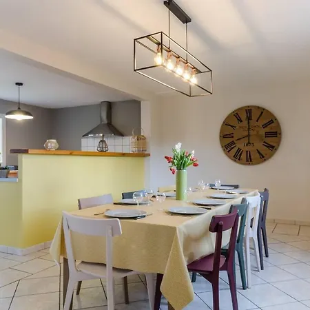 Holiday home Les Bigarreaux *